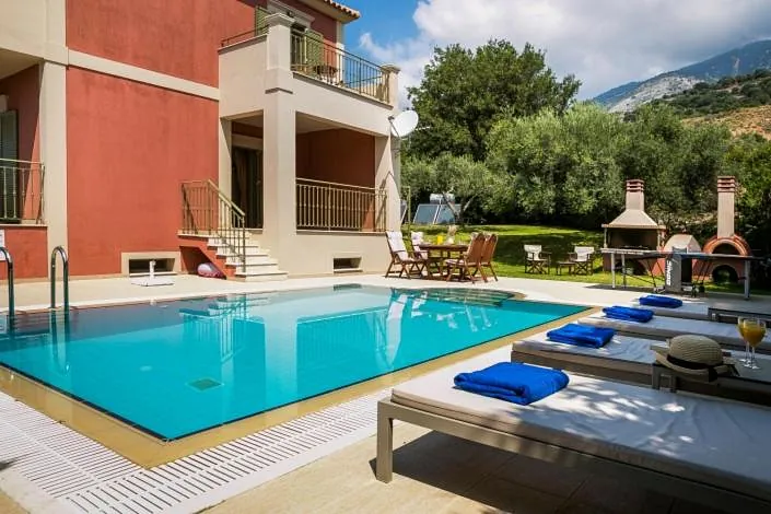 swimming-pool-thelxisvillas